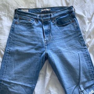 LEVIS straight wedgie Jean 29